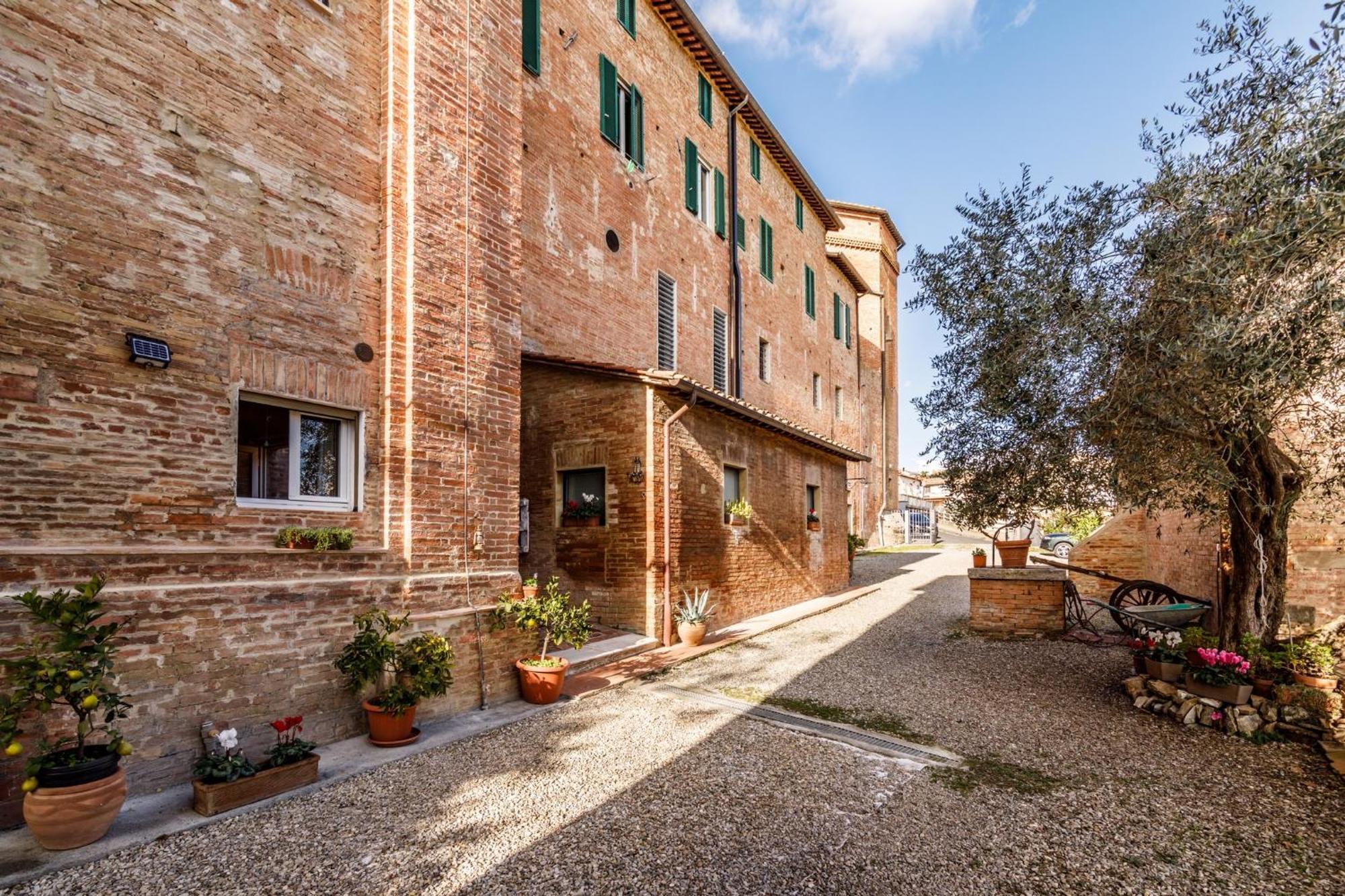 Porta Romana Elegant Apartments With Private Parking! سيينا المظهر الخارجي الصورة
