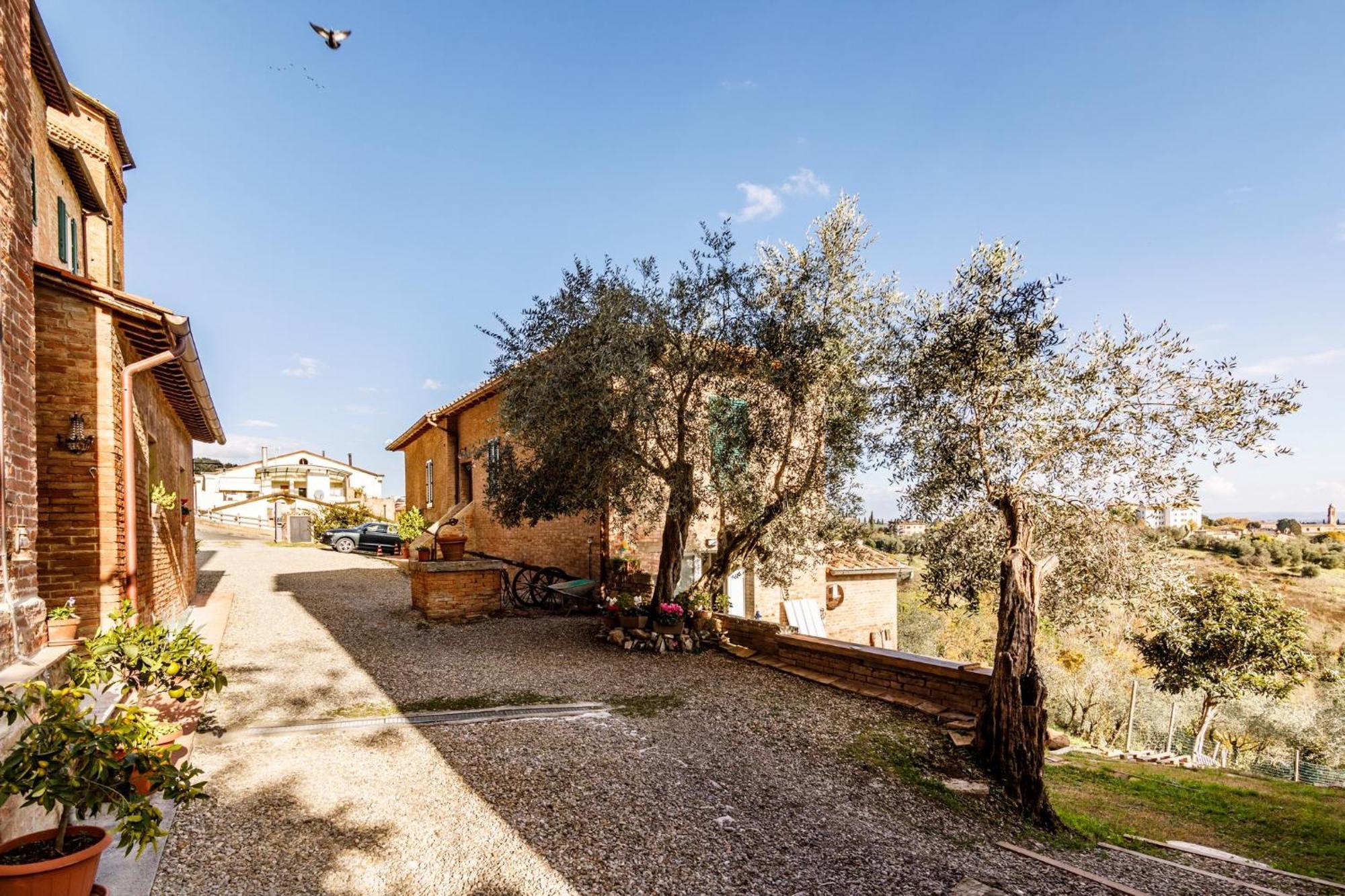 Porta Romana Elegant Apartments With Private Parking! سيينا المظهر الخارجي الصورة